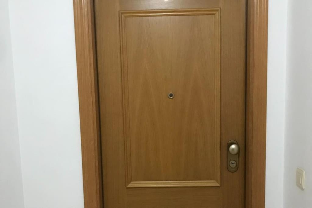 ולנסיה Apartamento Comodo Y Espacioso Con Parking מראה חיצוני תמונה